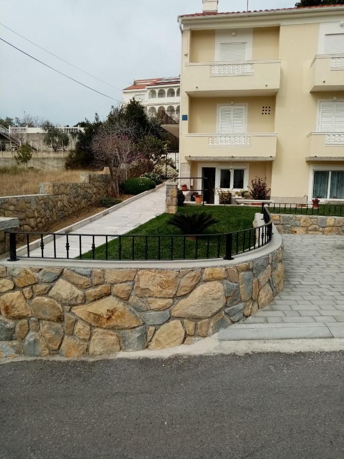 Apartment Branka Banjol Екстер'єр фото